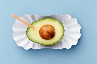 Avocado auf Pappteller
