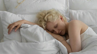 Longevity Melatonin Schlaf Bett