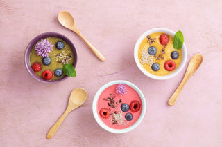 Musli Jogurt Schüsseln auf dem Tisch
