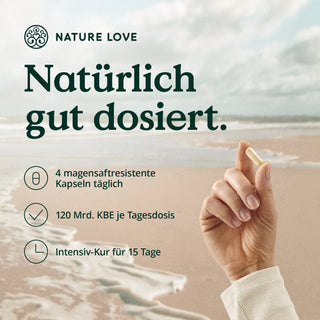 Eine Frau hält ein Tablet mit dem Logo „Nature Love Probiona Plus Kulturen Komplex Kapseln“ in der Hand.