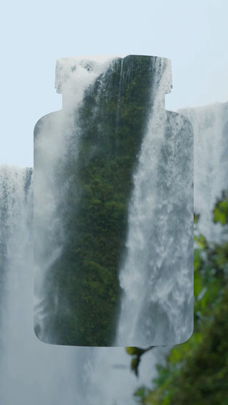 Ein Wasserfall in Form eines Mannes.