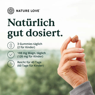 Eine Frau zeigt ihre Hand mit der Aufschrift „Nature Love“, um die Bedeutung von Nature Love Magnesium Gummies zu verdeutlichen.