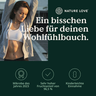 Eine Frau steht vor einem Plakat mit der Aufschrift „Nature Love Bacillus subtilis Gummies“.