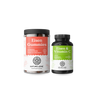 Zwei „Nature Love Eisen“-Flaschen aus dem Familienset stehen nebeneinander vor einem schlichten weißen Hintergrund; auf der einen steht „Eisen Gummies“, auf der anderen „Eisen & Vitamin C“.