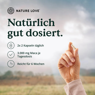 Eine Hand hält eine Tablette mit der Aufschrift „Bio Maca Rot Kapseln von Nature Love“.