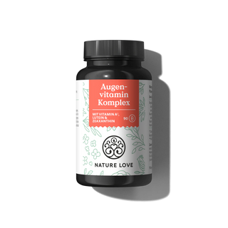 Eine schwarze Flasche mit der Aufschrift "Augenvitamin Komplex Kapseln" von Nature Love enthält 90 Kapseln für die Gesundheit der Augen mit Vitamin A, Lutein und Zeaxanthin in einem weiß-orangen Design.