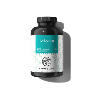 Die schwarze Flasche der Nature Love L-Lysin Kapseln mit dem tealfarbenen Etikett enthält 365 vegane Tabletten aus pflanzlicher Fermentation - perfekt für die tägliche Unterstützung und Pflege der Haut.