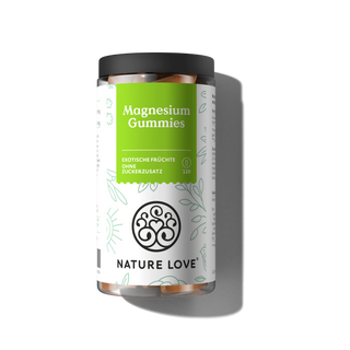 Ein durchsichtiges Glas mit Magnesium-Gummibärchen von Nature Love, gefüllt mit veganen Gummibärchen mit exotischen Fruchtaromen, ohne Zuckerzusatz und in einem frischen weiß-grünen Design.