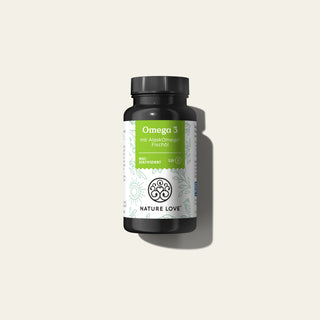Eine Dose Omega 3 AlaskOmega® Kapseln von Nature Love auf weißem Hintergrund.
