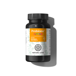Eine schwarze Flasche Probiona® Junior Pulver von Nature Love mit orangefarbenem, weißem Etikett, vegan, mit Waldbeergeschmack, ideal als Probiotika ab 4 Jahren und speziell formulierte Bakterienkulturen für Kinder.