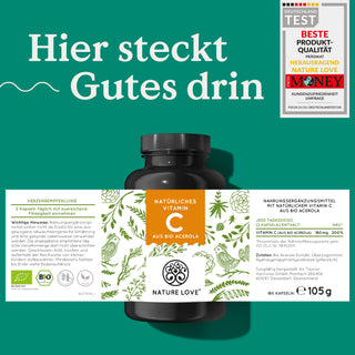 Eine Dose Nature Love Vitamin C aus Bio Acerola Kapseln mit Etikett auf grünem Hintergrund.