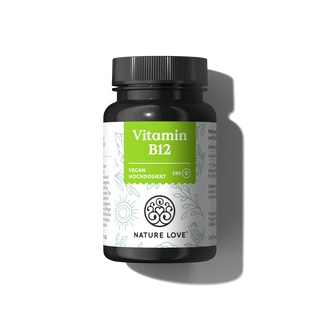 Eine schwarze Flasche mit der Aufschrift "Vitamin B12 Tabletten" von Nature Love mit grünem und weißem Design, die 180 Tabletten für einen 6-monatigen Vorrat an bioaktiven B12-Formen enthält.