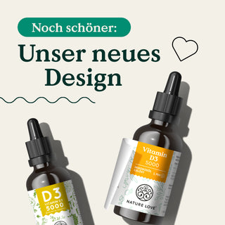 Zwei Flaschen Vitamin D3 5000 I.E. Tropfen im neuen Design auf weißem Hintergrund von Nature Love.