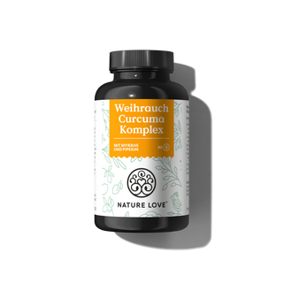 Eine schwarze Flasche mit der Aufschrift "Weihrauch Curcuma Komplex Kapseln" von Nature Love mit orangefarbenen und weißen Akzenten steht auf einem hellen Hintergrund - perfekt zur Unterstützung des Immunsystems.
